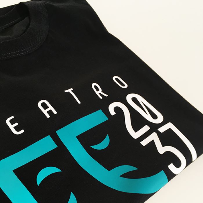 Remera con estampado de vinilo